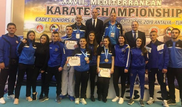 Kosova kthehet me 8 medalje nga Kampionati i Karates në Turqi