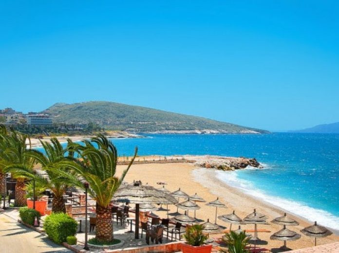 Në tre muajt e parë në Shqipëri hynë 700 mijë turistë të huaj