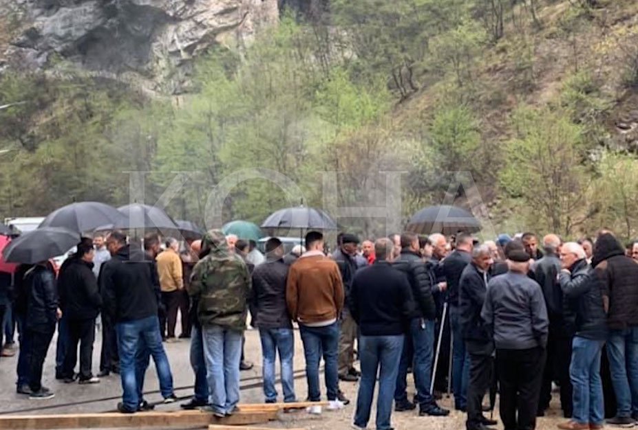 Protesta kundër laurës në Rugovë