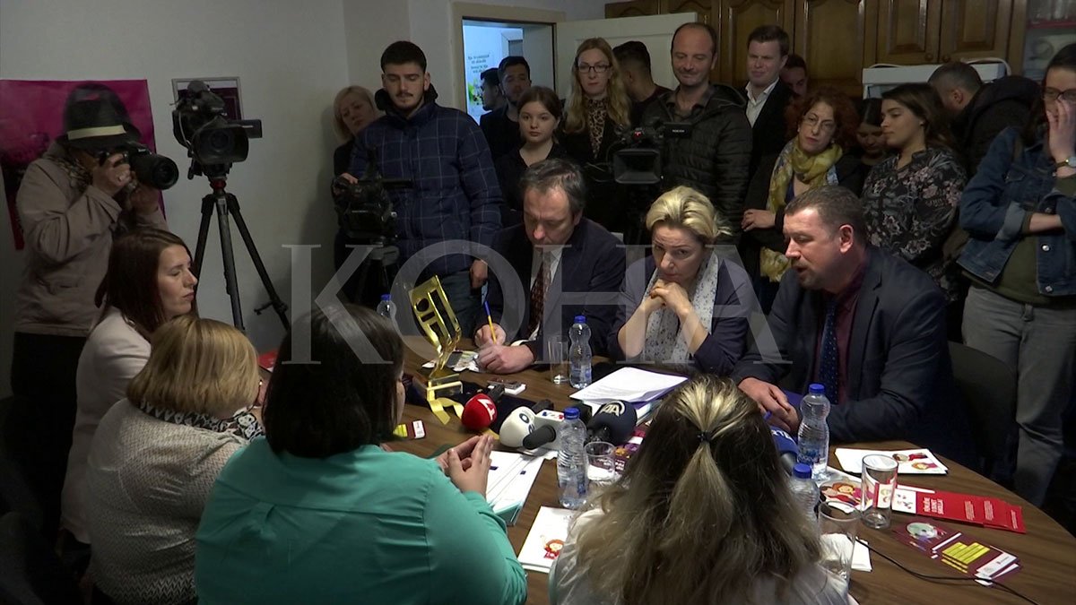Apostolova e dëgjon rrëfimin e guximshëm për dhunë në familje të Florije Muminit nga Gjilani