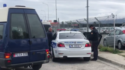 Grabitet një autoblind me para në Rinas