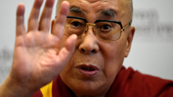 Dalai Lama shtrihet në spital
