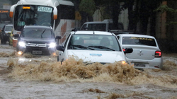 Dhjetë të vdekur nga përmbytjet dhe rrëshqitjet e dheut në Rio