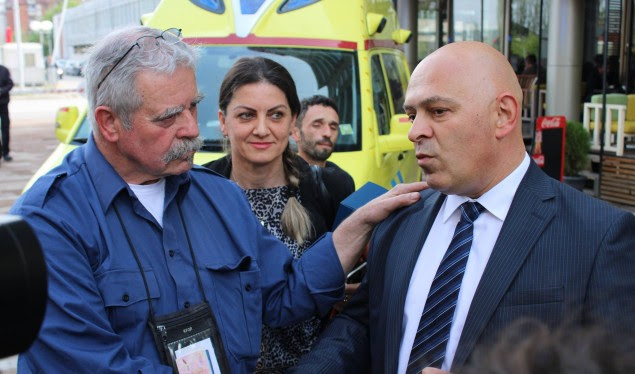 Ish-polici holandez i EULEX-it bën donacion dy autoambulanca në Gjakovë