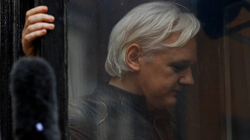 Prokurorët amerikanë sekuestrojnë të gjitha gjërat e Assanget