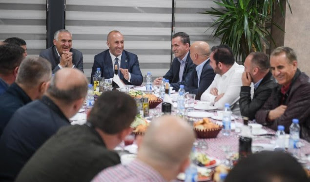 Haradinaj u premton mbështetje bizneseve në Ferizaj