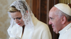 Vetëm shtatë gra në botë mund të vishen me të bardha para Papës
