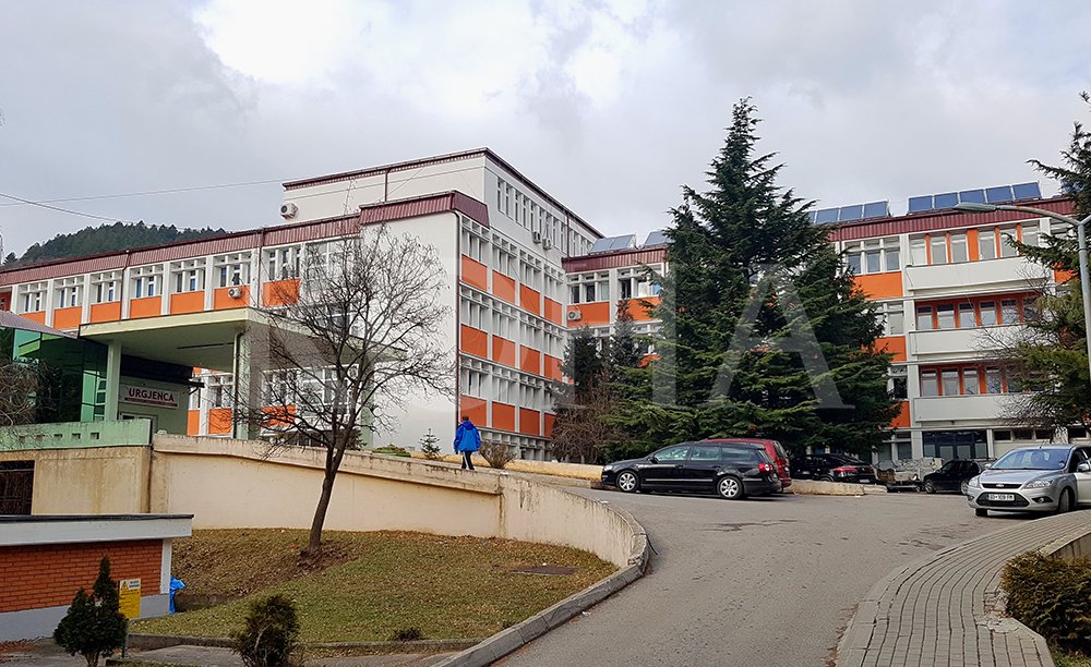 Në Pejë mungesë e mjekëve të rinj, disa reparte rrezikojnë të mbyllen