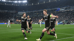 Ajaxi është në gjysmëfinale, por po mendon për rindërtim