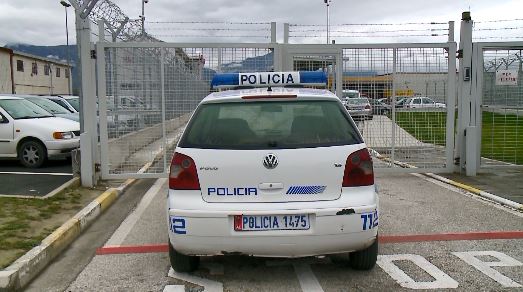 Dy nga 3 mjetet e përdorura nga grabitësit në Rinas mund të kenë hyrë nga Kosova