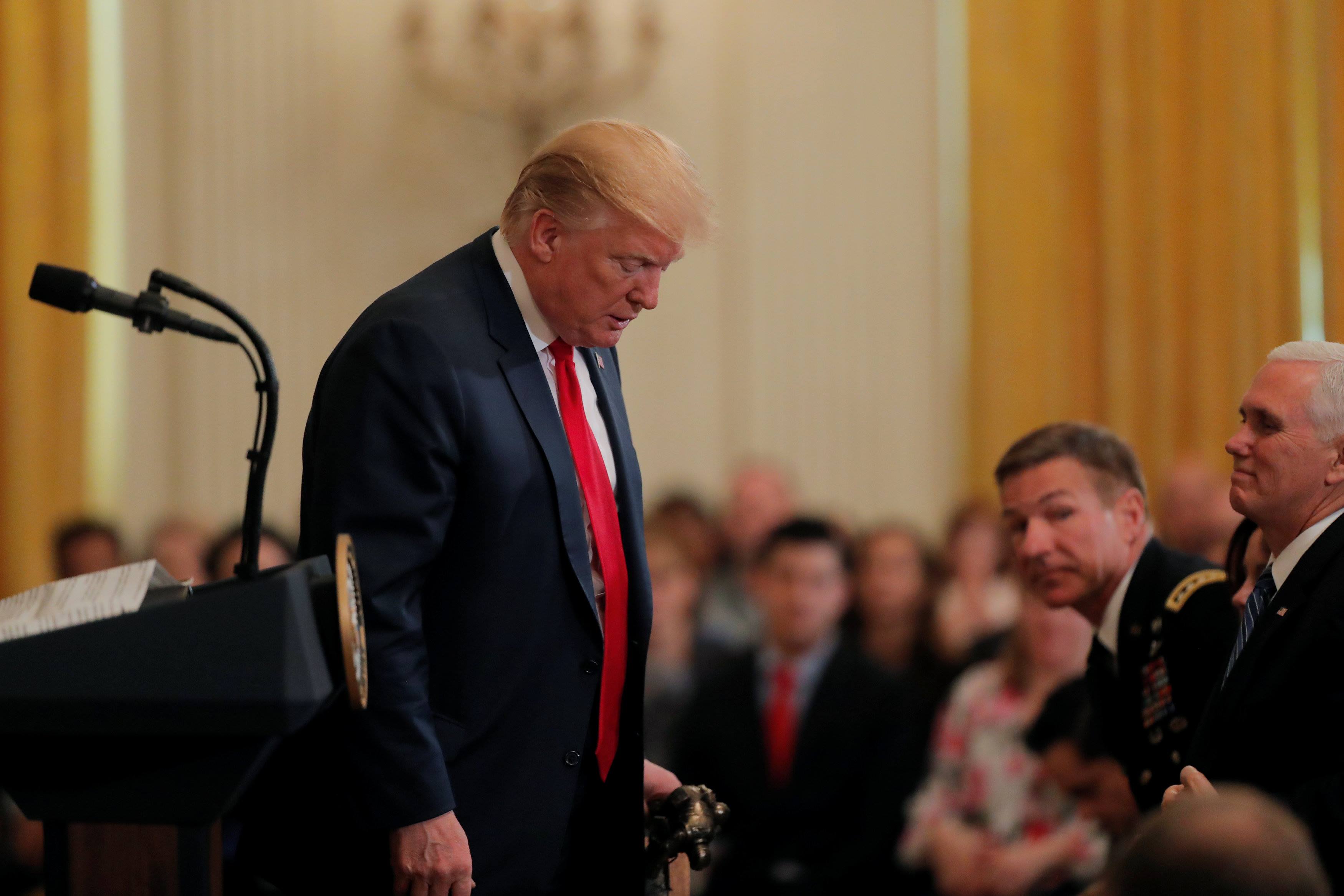 Raporti i Muellerit nuk konstaton se Trumpi u përfshi në ndonjë krim, por as nuk e shfajëson atë