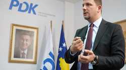 Memli Krasniqi zyrtarizon kandidaturën për kryetar të PDK-së