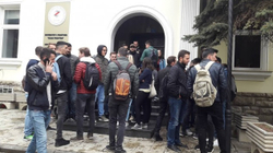 Studentët e UP-së paralajmërojnë bllokimin e Fakultetit të Arteve