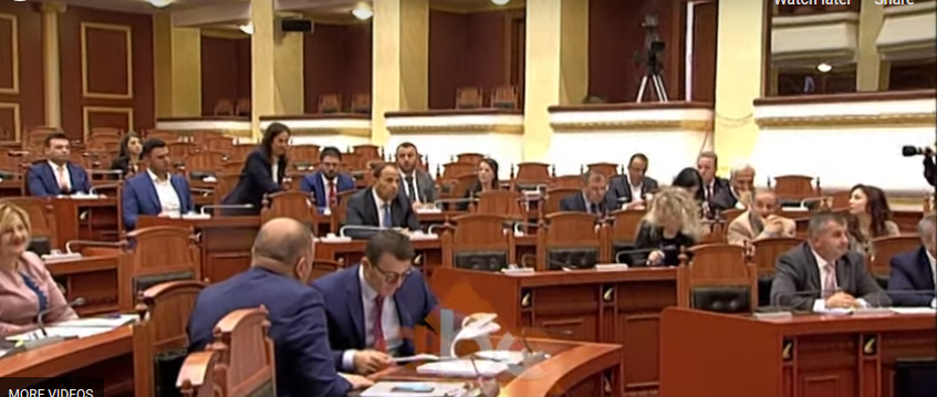 Edhe 6 deputetë të tjerë betohen në Kuvendin e Shqipërisë