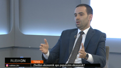 Lluka thotë se taksa ka ndikuar në zhvillim ekonomik, Murati e cilëson të paqëndrueshme
