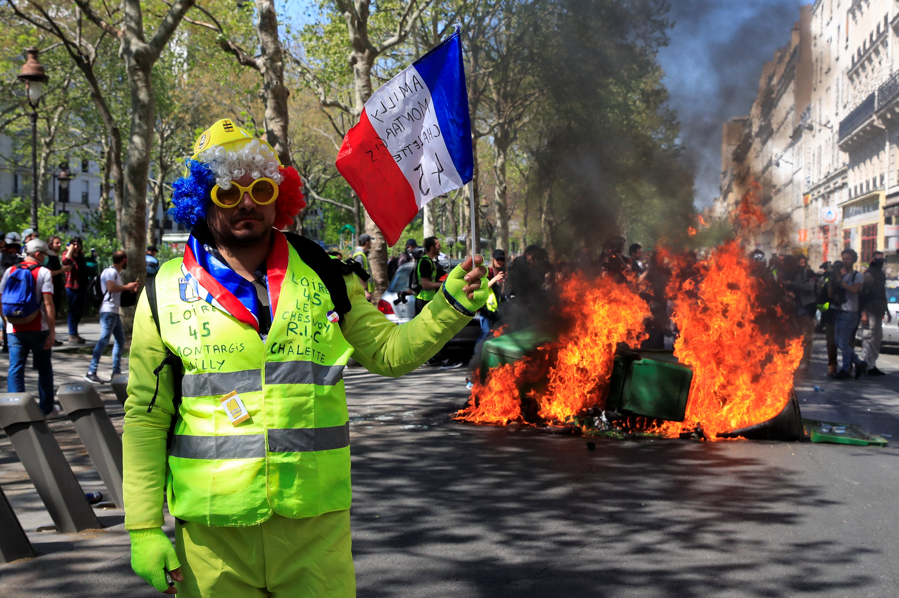 Jelekverdhët në Paris. Foto: Reuters