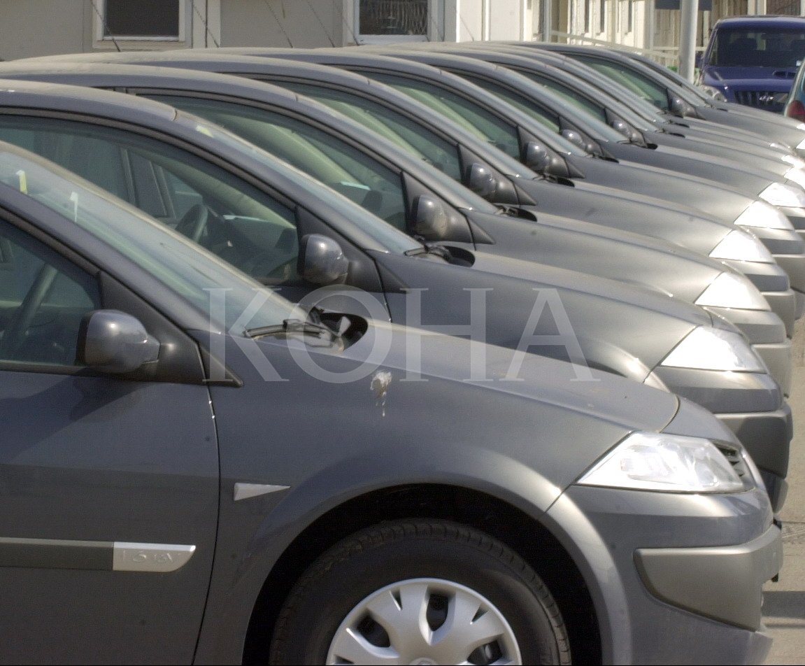 Automjetet zyrtare i “djegin” mbi 50 mijë euro derivate për një vit