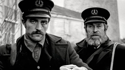 Robert Pattinson dhe Willem Dafoe në trilerin e tensionuar për “The Lighthouse”