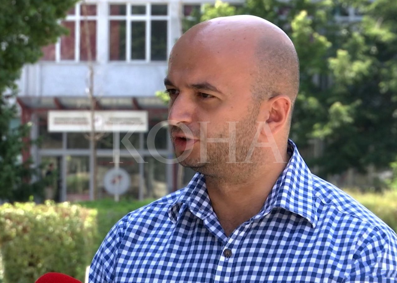 Studentët e kolegjeve private në telashe nga mungesa e librave amëz në MASHT, njërit i humbi bursa