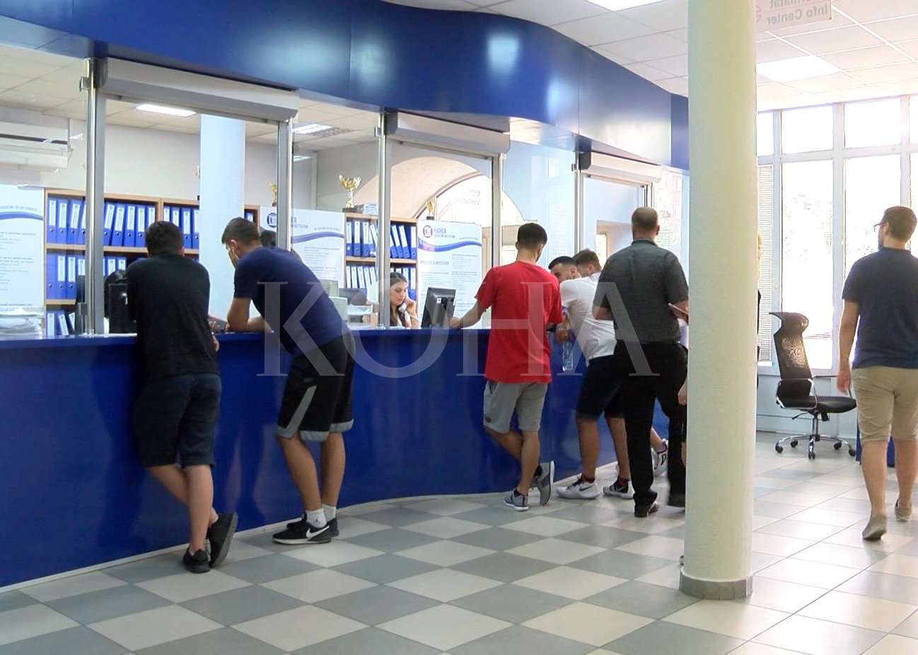 Studentët e një gjenerate në UBT në vështirësi për vërtetimin e diplomave, faji hidhet te MASHT-i