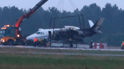 Përfshihet nga flakët aeroplani i ekipit të këngëtares Pink