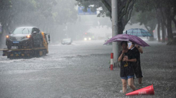 13 të vdekur e një milion të evakuuar pas tajfunit Lekima në Kinë