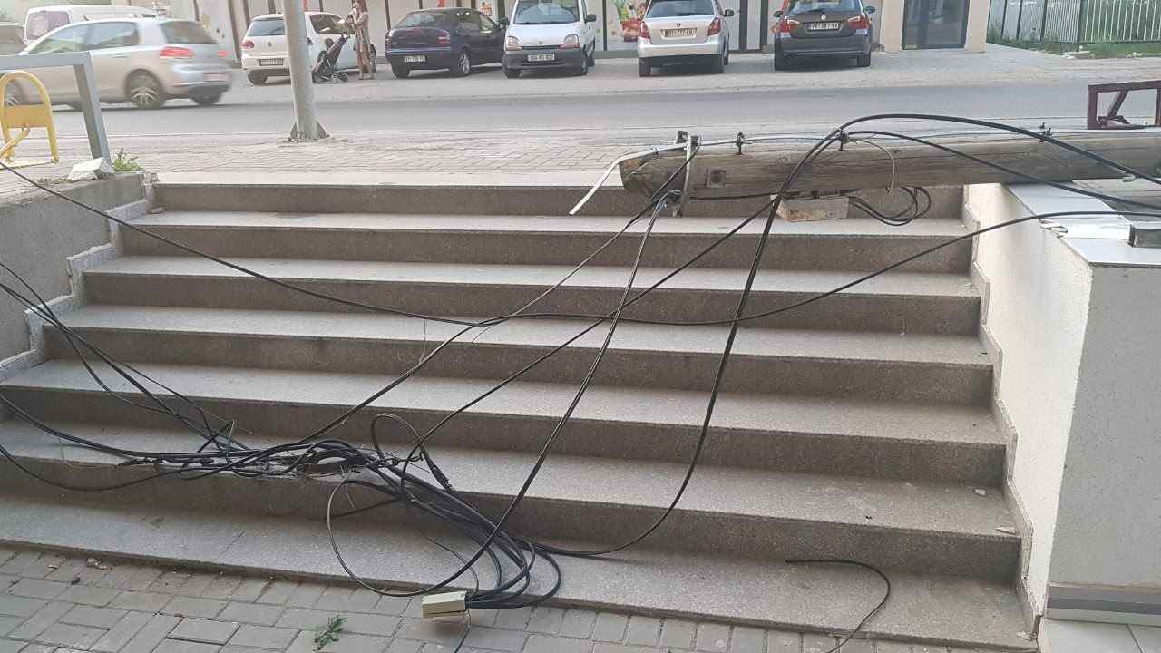 Shtylla elektrike rrezikon banorët në Fushë-Kosovë