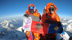 Mrika Nikçi (17), e para në botë që kompleton ngjitjen e 7 majave më të larta në botë