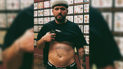 Reperi Gashi “sulmohet” nga familja për shkak të tatuazhit