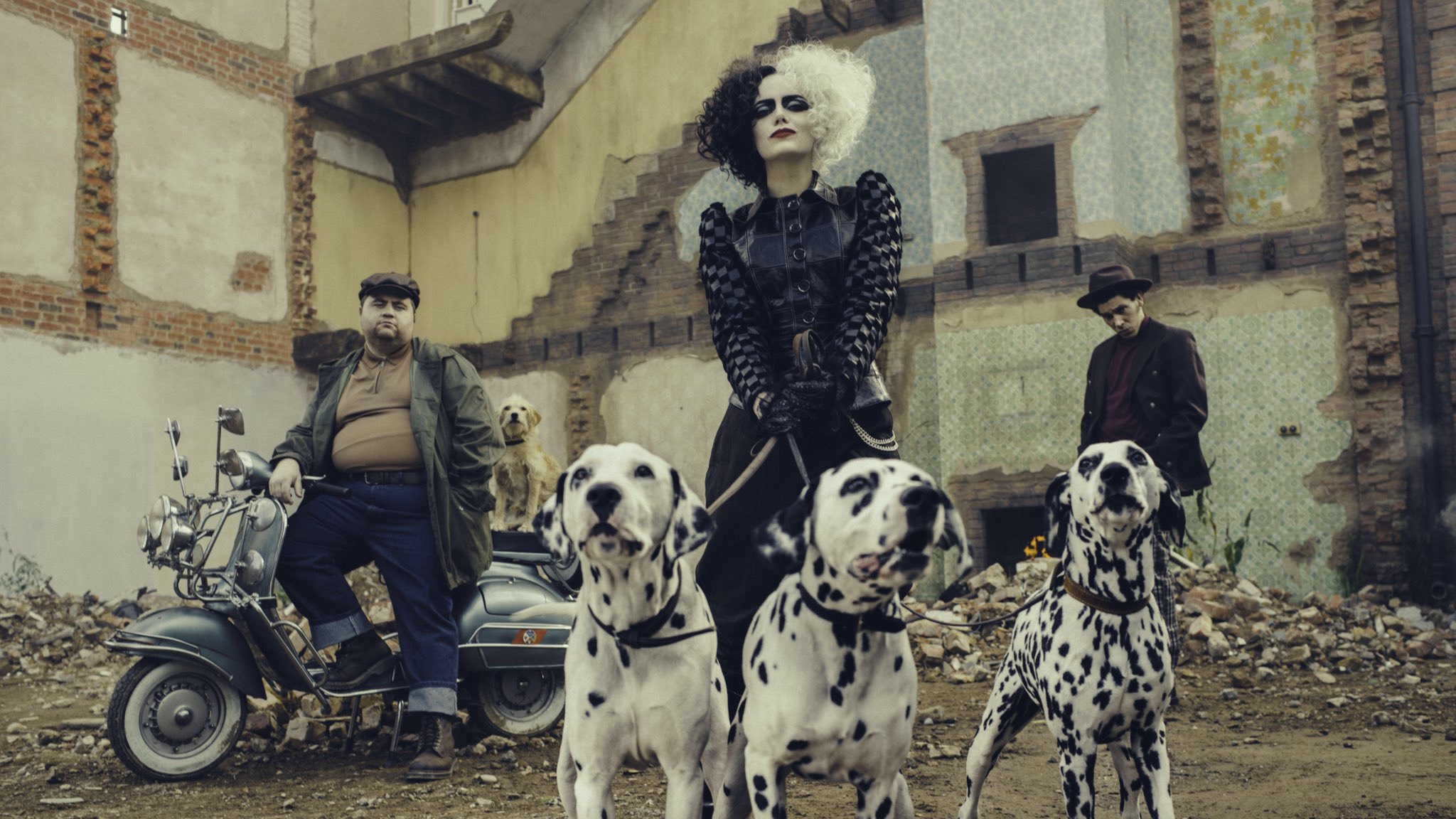Emma Stone si Cruella de Vil në filmin për keqbërësen ikonike