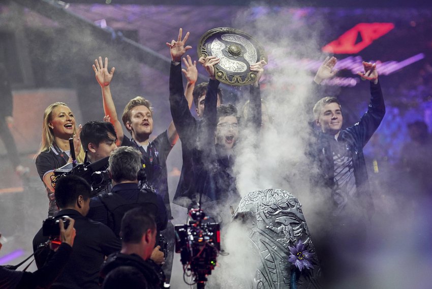 Ekipi mbrojtës i titullit në Dota 2 fiton 15.6 milionë dollarë