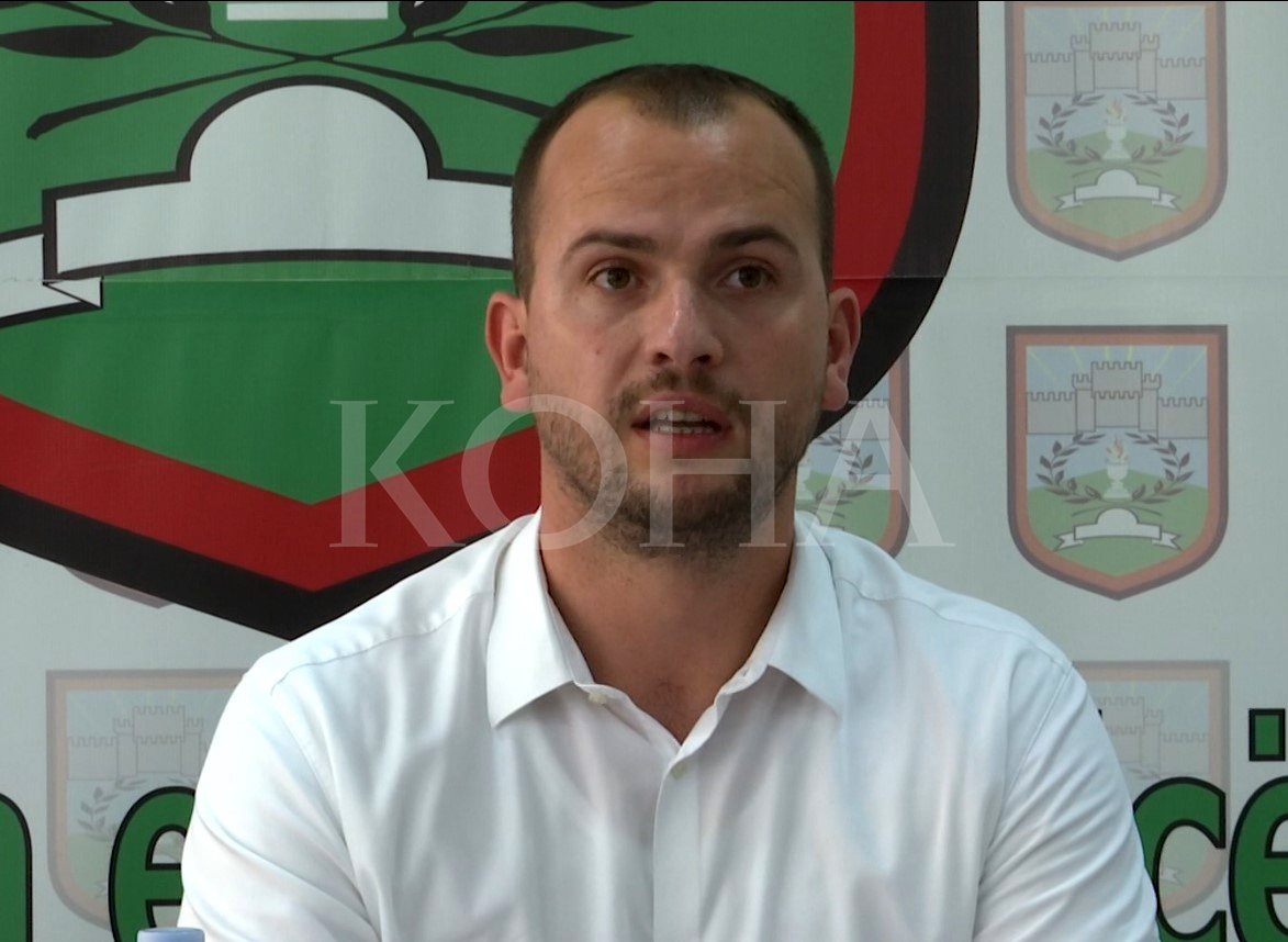 Opozita në Kamenicë e quan të pabazë reformën në arsim, Kastrati insiston se ajo nis të hënën