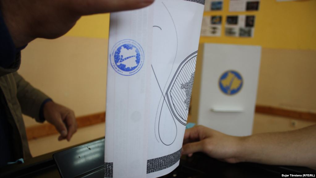 Procedurat burokratike pengesë për votuesit kosovarë nga diaspora