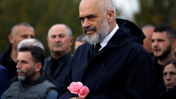 Rama falënderon dhe nderon ambasadorët e huaj për situatën pas tërmetit në Shqipëri