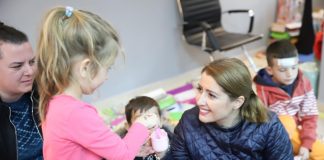 Mbi 1500 fëmijë po marrin kujdes psiko-social në të gjitha pikat e emergjencës në Shqipëri