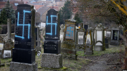 Dëmtohen varrezat hebreje në Francë