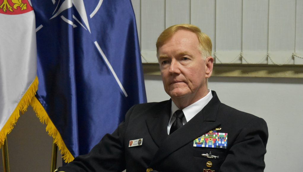 Admirali Foggo: Sipas situatës aktuale, NATO mbetet në Kosovë