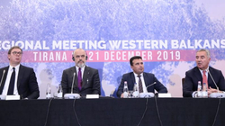 Rama çon Vuçiqin e Zaevin në Durrës për të parë dëmet e tërmetit