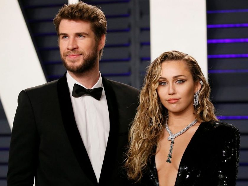 Miley Cyrus dorëzon kërkesën për shkurorëzim pasi që arrin marrëveshje me ish-bashkëshortin