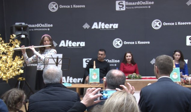 ​Princesha Elia Zaharia Zogu promovoi librin “Trëndafili i Bardhë” në Prizren