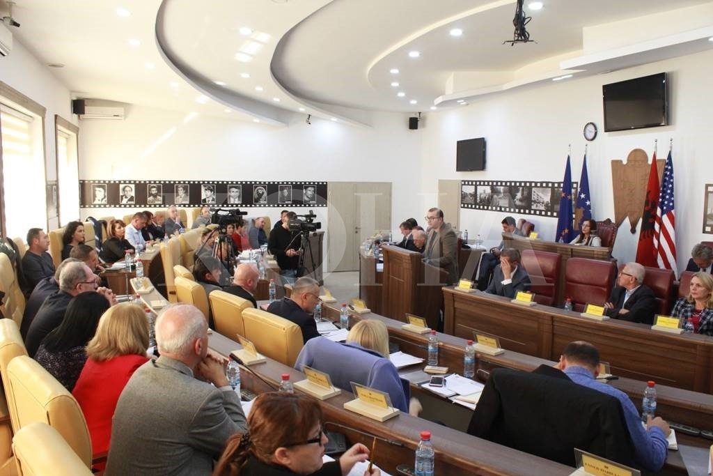 Në Gjilan, katër këshilltarë komunalë të PDK-së nuk u binden vendimeve të partisë