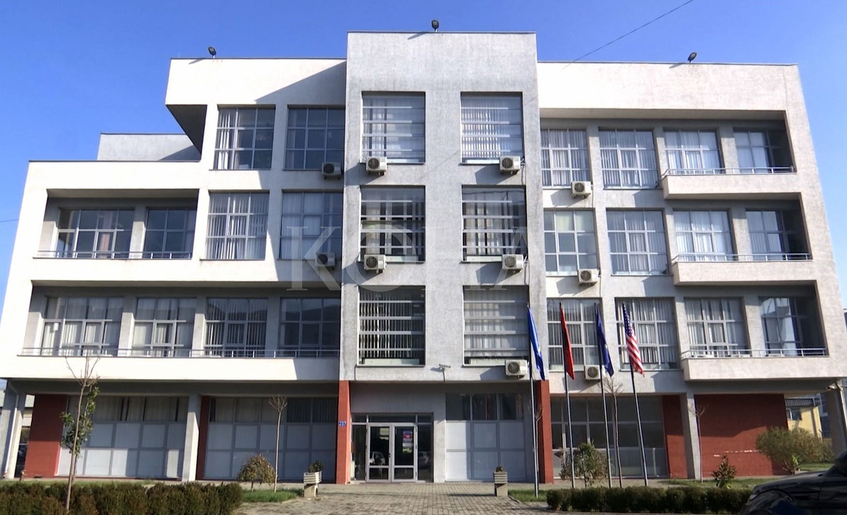 auv-izolon-15-kilograme-djathe-mozzarela-se-shpejti-asgjesohet