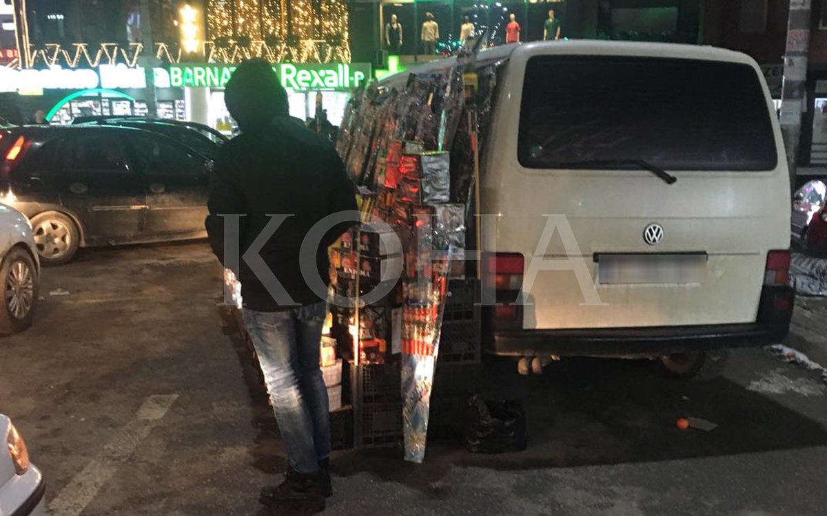 Pavarësisht ndalesës, në Prishtinë po shiten mjete piroteknike
