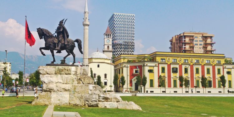 “Zëri Amerikës”: 2019-ta, një vit i hidhur për Shqipërinë