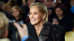 Aplikacioni i takimeve bllokon profilin e aktores Sharon Stone