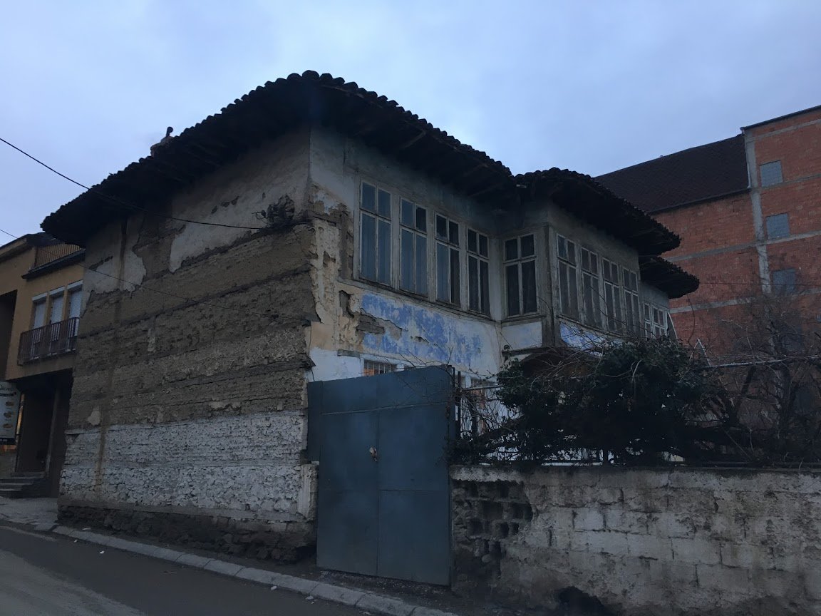 Shtëpia e Hynilerëve në Prishtinë pa ndërhyrje rrezikohet edhe nga reshjet
