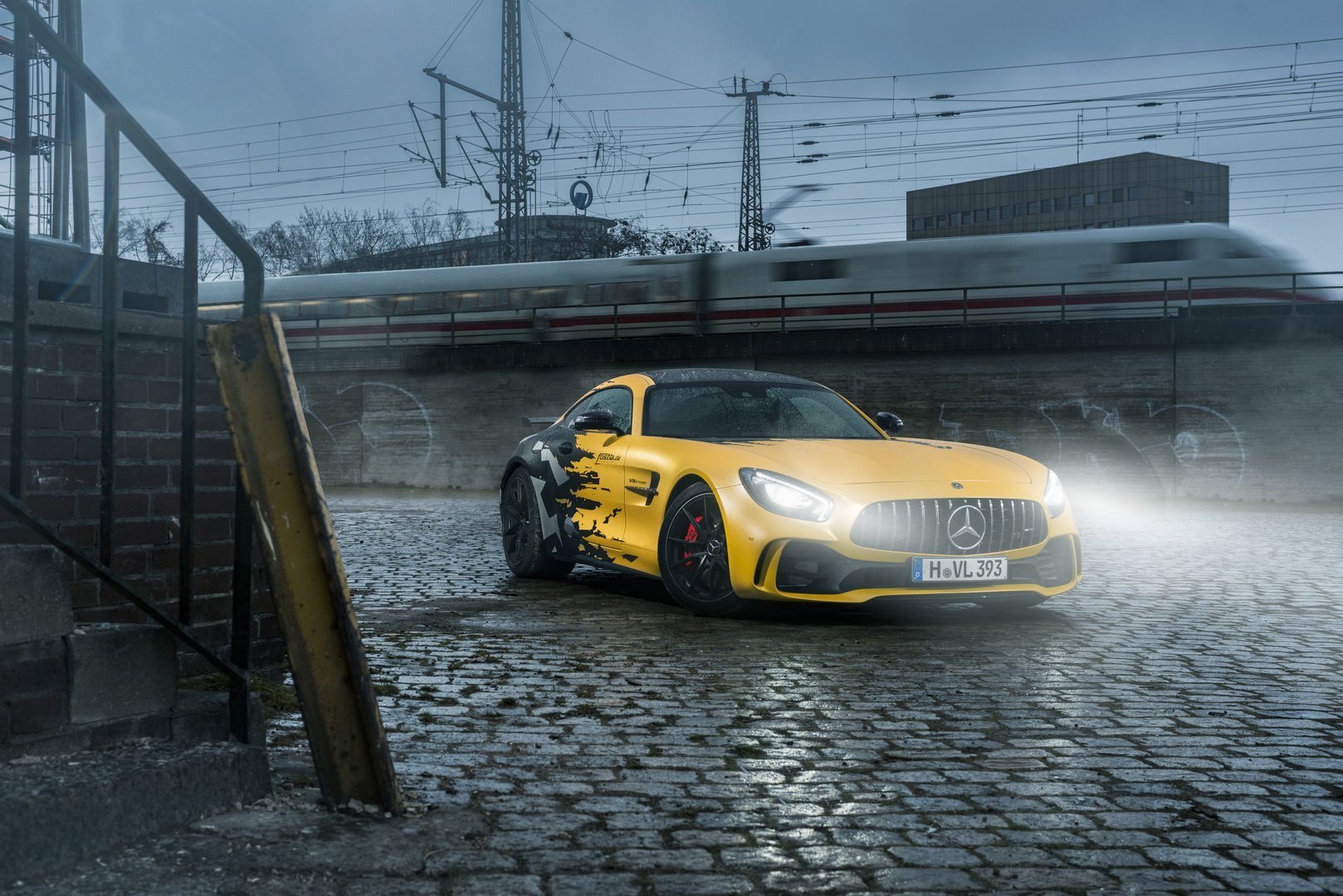 Fostla i jep fuqi shtesë dhe pamje të re Mercedes-AMG GT R