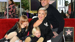 Pink merr yllin e saj në Hollywood