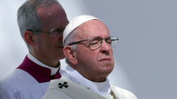 Papa pranon se klerikët i abuzuan seksualisht murgeshat