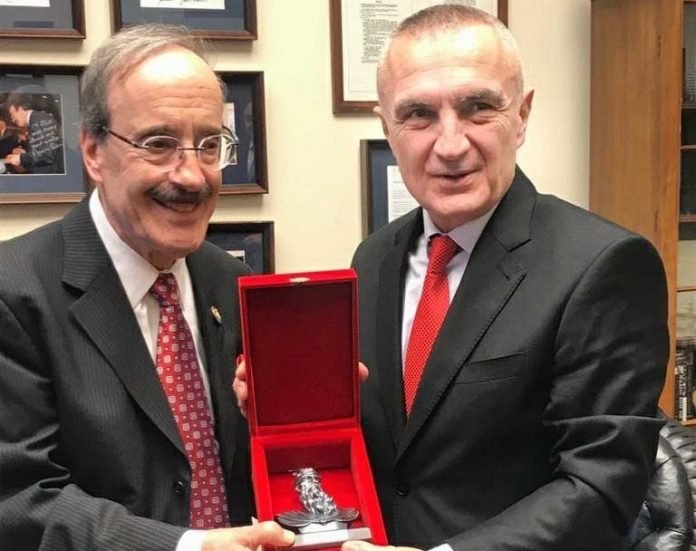 Rol i i pazëvendësueshëm i Eliot Engelit në çështjet shqiptare, veçmas të Kosovës